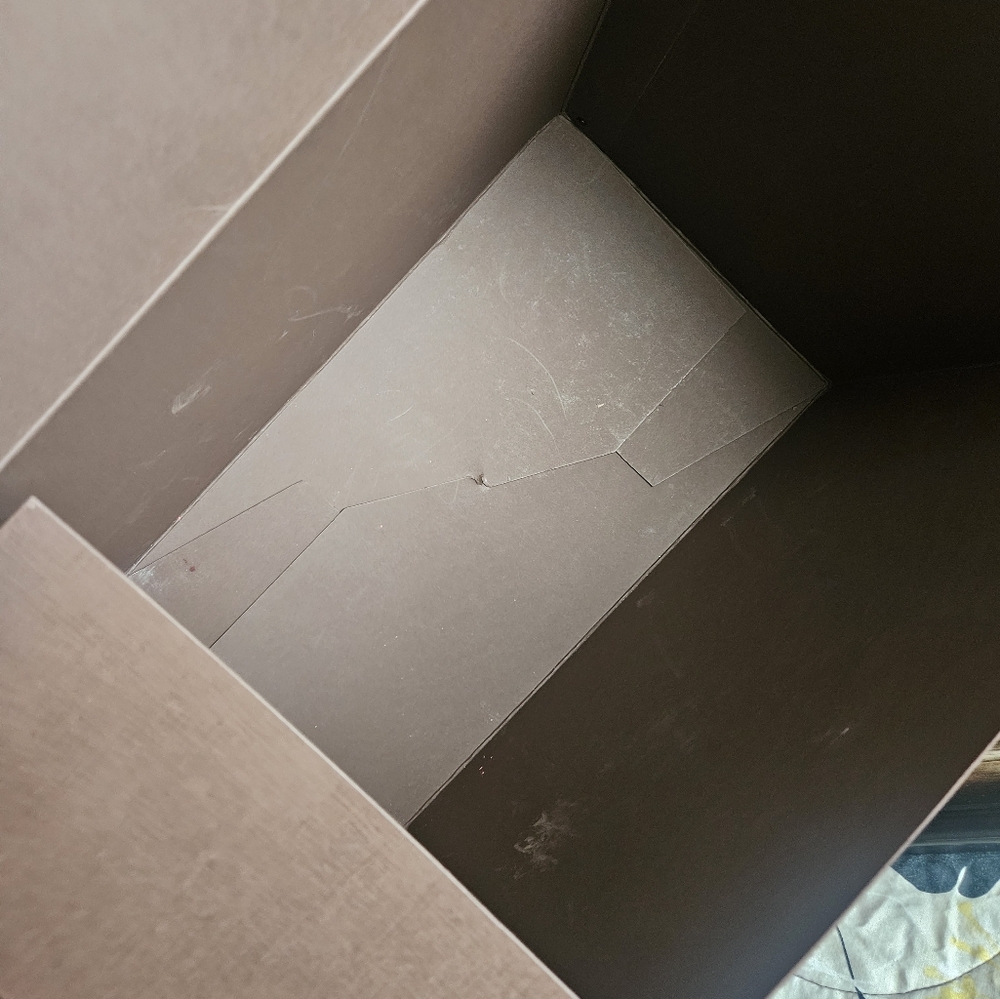 Authentic Louis Vuitton big empty box - Picture 5 of 8
